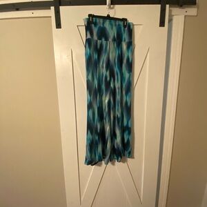 New Directions Medium Wide Leg Blue and Black Patterned Pants